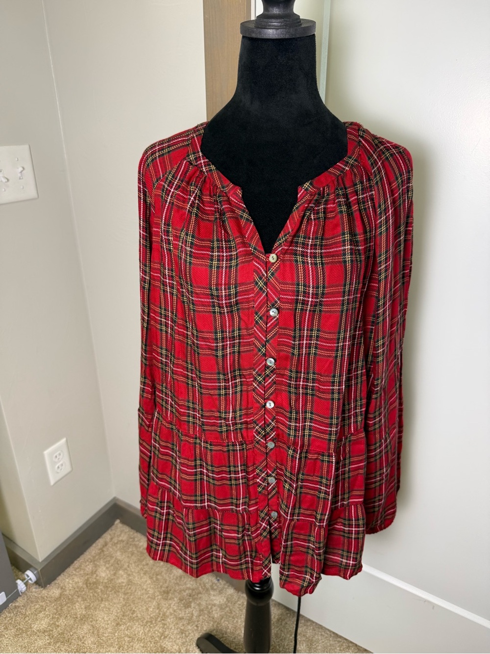 J. Jill Red Green Tartan Plaid Holiday Button Down V-Neck Blouse Tunic Top M